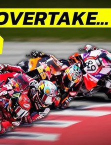 Tại sao các tay đua thường nghiêng người khi ôm cua?