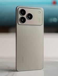 Điện thoại này giá 2 triệu mà màn hình 90Hz, camera 50MP AI, pin 5000mAh kèm sạc nhanh 22.5W