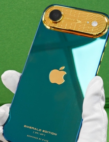 iPhone Air đã có phiên bản giới hạn sau khi mở bán được 1 tuần: Mạ xanh ngọc lục bảo, do nghệ nhân Việt chế tác
