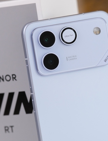 Trên tay điện thoại pin 10.000mAh