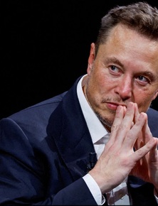 Người giàu nhất lịch sử Elon Musk cảm thán 'Tiền không mua được hạnh phúc'