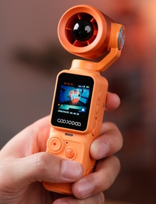 "Fancam" giá 500.000 đồng: Vừa quay phim, chụp ảnh lại vừa dùng làm quạt, đồ chơi khó đỡ tới từ các "pháp sư" Trung Hoa