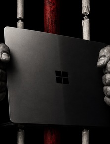 Microsoft Surface: Từ vị cứu tinh Windows thành “public enemy number one”
