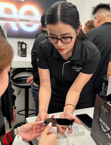 Lần đầu tiên sau nhiều năm, Apple chịu thua!
