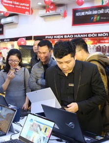 Định mua máy tính hay điện thoại dịp cuối năm, người Việt chuẩn bị trả thêm tới 17% vì một cuộc chiến mà chính mình không tham gia