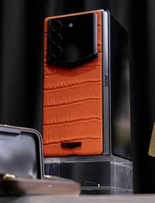 Điện thoại gập của Vertu mở bán tại Việt Nam: Bản "xa xỉ" nhất đổi được 16 chiếc Samsung Galaxy Z Fold8 1TB