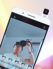 Nhìn lại HONOR 7i: Điện thoại tầm trung năm 2015 với camera lật độc lạ, tiền đề cho Robot Phone vừa ra mắt
