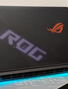 Laptop gaming mạnh nhất lịch sử ROG chính thức bán tại Việt Nam: Đem SH350i ra đổi vẫn phải bù thêm tiền mới rước về được