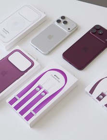 Mở hộp phụ kiện chính hãng cho iPhone 18 Pro tại Việt Nam: Ốp trong suốt đổi thiết kế, thêm dây đeo cổ tay mới