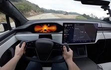 Xem Tesla Model X Plaid tăng tốc từ 0-100 km/giờ trong 2,3 giây - nhanh hơn cả quảng cáo