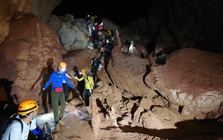 Trải nghiệm khó quên của những phượt thủ khi xem màn chiếu 100 inch trong hang động Pygmy Quảng Bình