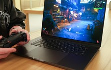 Tôi đã bất ngờ khi tận mắt thấy MacBook chạy Cyberpunk 2077 Ultra Settings với hơn 120FPS