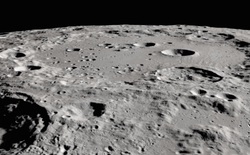Phát hiện chấn động của NASA về Mặt Trăng: Nước nhiều hơn chúng ta tưởng