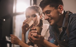 Dùng cốc giấy đựng cà phê nóng, thứ bạn uống sẽ không chỉ là cafein mà còn đầy ắp những thứ đáng sợ này