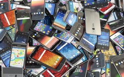 Smartphone ngày nay trông giống nhau đến nhàm chán và một phần là bởi chúng ta muốn vậy