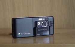 Nhìn lại Sony Ericsson K800: Chiếc điện thoại vừa ngầu vừa đa tài, bằng chứng cho một thời huy hoàng của Sony Ericsson