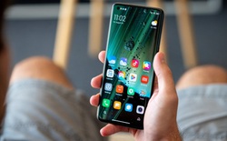 Xiaomi Mi 10 bị xe buýt chèn qua vẫn sống sót và hoạt động ngon lành