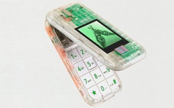 Đây là "The Boring Phone": Chiếc điện thoại buồn tẻ nhất thế giới của Heineken mà bạn sẽ không thể mua được