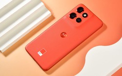 Ra mắt smartphone nhỏ gọn hiếm hoi phân khúc tầm trung: Mặt lưng giả da, chip Dimensity 7300, camera 50MP, có chống nước IP68