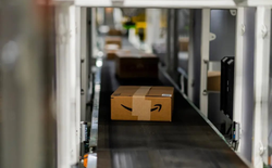 Sốc: Amazon tuyên bố sẽ thay thế 500.000 lao động bằng robot