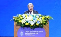 Tổng thư ký Liên Hợp Quốc Antonio Guterres tại Lễ ký Công ước Hà Nội: “Không ai an toàn cho đến khi tất cả đều an toàn” Tổng thư ký Liên Hợp Quốc Antonio Guterres tại Lễ ký Công ước Hà Nội: “Không ai an toàn cho đến khi tất cả đều an toàn”