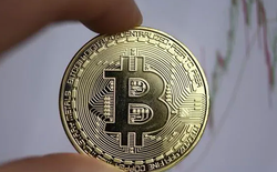 Vì sao giá Bitcoin giảm mạnh?