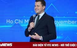 CEO Diễn đàn Kinh tế Thế giới: AI là công cụ, không thể thay thế con người
