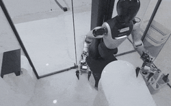 Lao công, người giúp việc tại Trung Quốc mất việc vì robot?