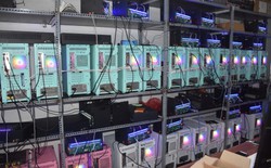 Đột kích "trang trại" 2.000 điện thoại ở Đà Nẵng: Chuyên "nuôi" tài khoản Zalo, Tinder ảo để phục vụ lừa đảo Campuchia