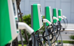 Infographic: Hạ tầng sạc pin ngày một vững mạnh, người Việt đã có thể an tâm mua xe điện