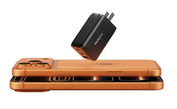 Điện thoại dùng lâu chai pin, ốp ố...: Đã đến lúc mua thêm pin dự phòng, case và phụ kiện thay mới rồi