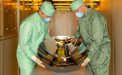 Đã tạo được tia EUV, nhưng tại sao máy quang khắc Trung Quốc vẫn thua ASML, hóa ra vì thiếu bộ phận này