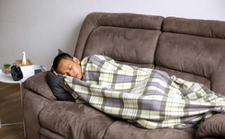 3 thói xấu của đàn ông bị vợ càm ràm suốt ngày: Không phải lười hay giả vờ, mà là não được tạo hóa lập trình sẵn