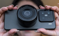 Nói thật là, lắp lens máy ảnh lên camera điện thoại sẽ không thành xu hướng được đâu