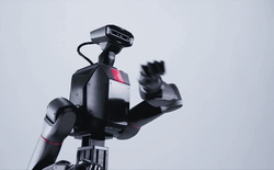 Robot "biến hình" đa năng TRON 2 ra mắt: Giá rẻ bất ngờ, sở hữu khả năng vận động như cao thủ võ thuật