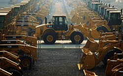 Chưa từng có, công ty vô danh bán máy xúc thu về hàng tỷ USD nhờ AI, cổ phiếu tăng mạnh hơn cả Amazon, Meta hay Microsoft