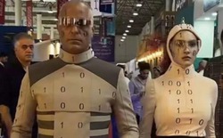 Chuyện thật như đùa tại Iran: Robot hình người cao cấp tại triển lãm công nghệ bị bóc mẽ là người thật đóng giả