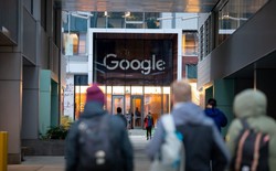 Google khóc thét, người dùng chuyển sang hỏi AI thay vì tìm kiếm