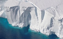 NASA phát hiện băng Nam Cực tăng mạnh trở lại dù nhiệt độ toàn cầu liên tục lập kỷ lục: Chuyện gì đang xảy ra?