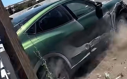 Sự thật video 7 triệu người xem xe điện Ford Mustang mất lái, gây tai nạn kinh hoàng