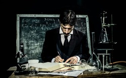 Người viết tiểu sử của Nikola Tesla khẳng định nhà khoa học này đã liên lạc với người ngoài hành tinh