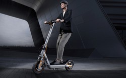 Xiaomi bán xe Scooter chạy 70km/lần sạc, có Apple Find My, giảm xóc xịn, thiết kế gập gọn