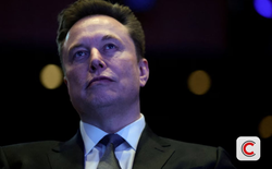 'Batman đời thực': Elon Musk xem xét mua lại một hãng hàng không sau cuộc khẩu chiến nảy lửa