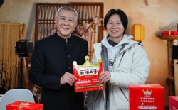 Chàng trai 20 năm sống khổ vì tưởng nhà nợ nần, tốt nghiệp xong mới biết mình là người thừa kế tập đoàn tỷ đô