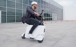 Xe máy điện gấp gọn như vali của Honda dự kiến về Việt Nam, giá bán ra sao?