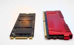 Tại sao ổ SSD bị hao mòn trong khi bộ nhớ RAM gần như bất tử
