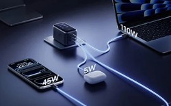 Củ sạc Baseus 160W này có màn hình, quạt tản nhiệt 12.500 vòng/phút, giá khoảng 1.5 triệu