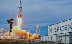 Bầu trời đang rực cháy: Sự thật đen tối về cơn mưa xác vệ tinh Starlink