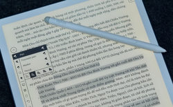 Trên tay nhanh Kindle Scribe 2025 phiên bản Frontlight