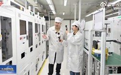 OPPO Find N6 lộ diện trước giờ G: Nếp gấp gần như "biến mất", pin 6.000mAh, camera 200 MP thách thức mọi giới hạn smartphone gập